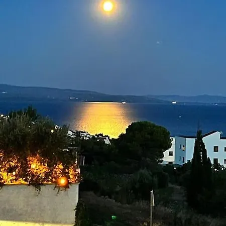 Fortuna - Cozy & Stylish With Pool And Sea View Trogir